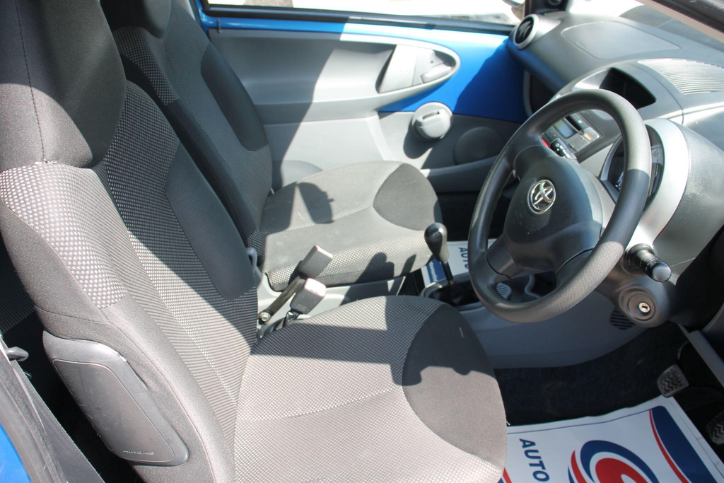 Toyota Aygo 1.0 Blue 5 #12