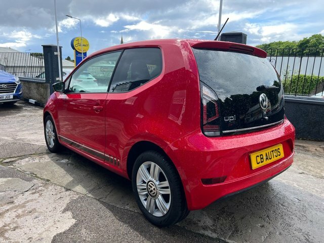 Volkswagen Up 2018 1.0 Up Beats Hatchback Eur SK68WHB Red #6