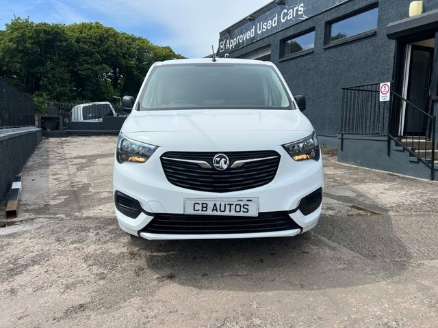 Vauxhall Combo 2020 1.6 Turbo D 2300 Sportive Panel Van Diese White #2