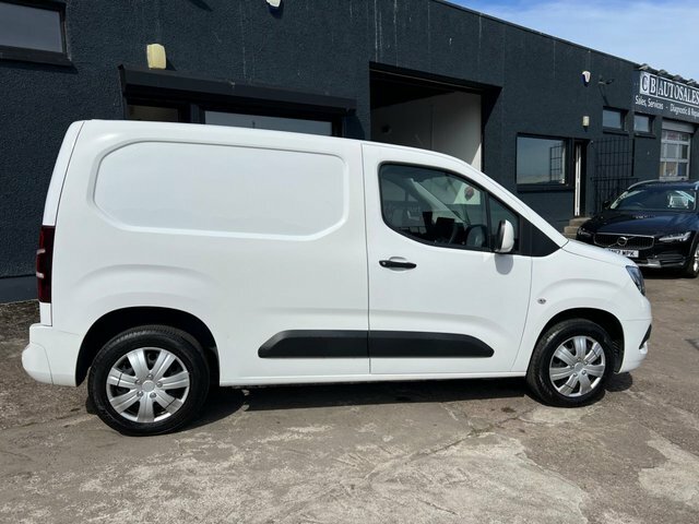 Vauxhall Combo 2021 1.5 Turbo D 2300 Sportive Panel Van Diese White #4