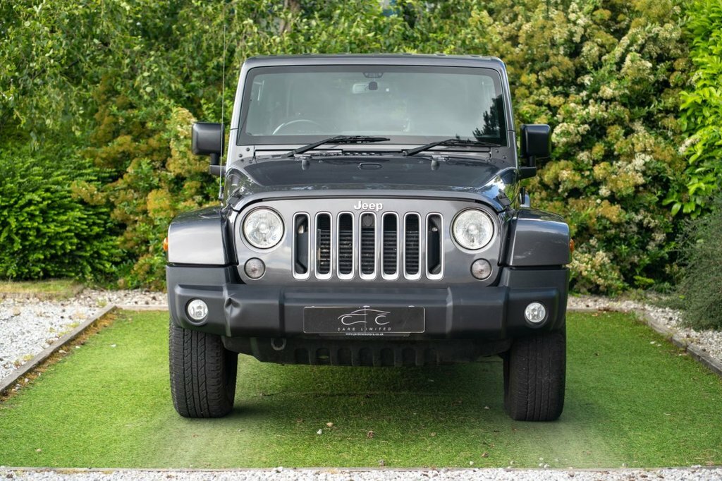 Jeep Wrangler 2L Sahara Grey #2