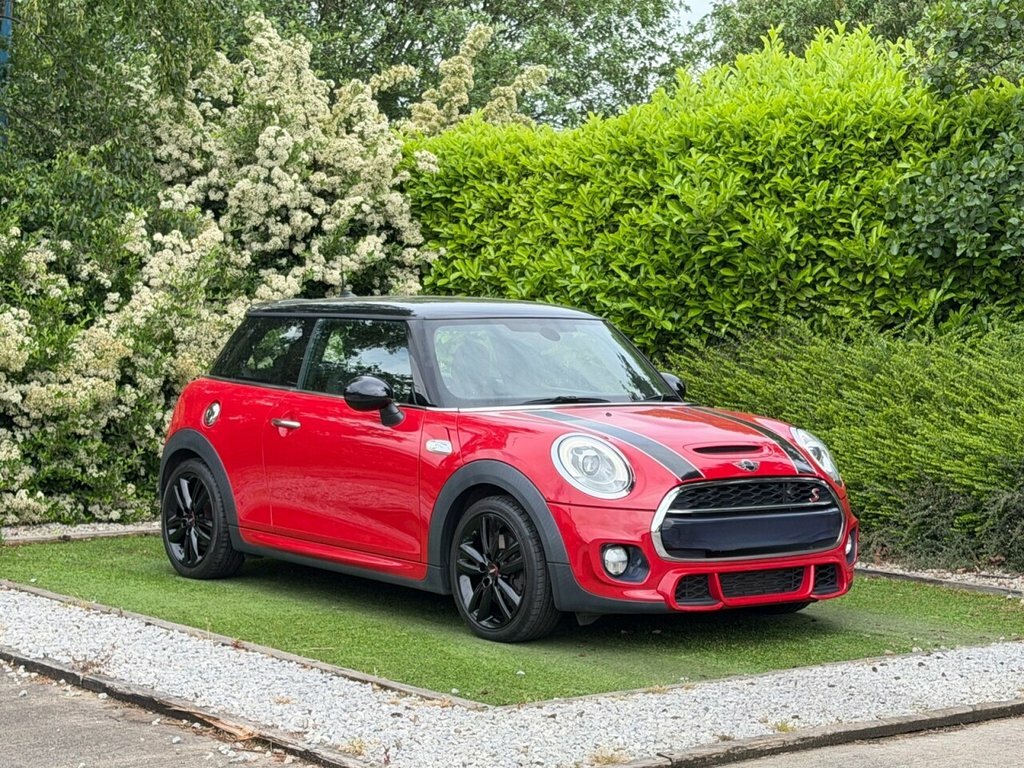 Mini Hatch 2L Cooper S Red
