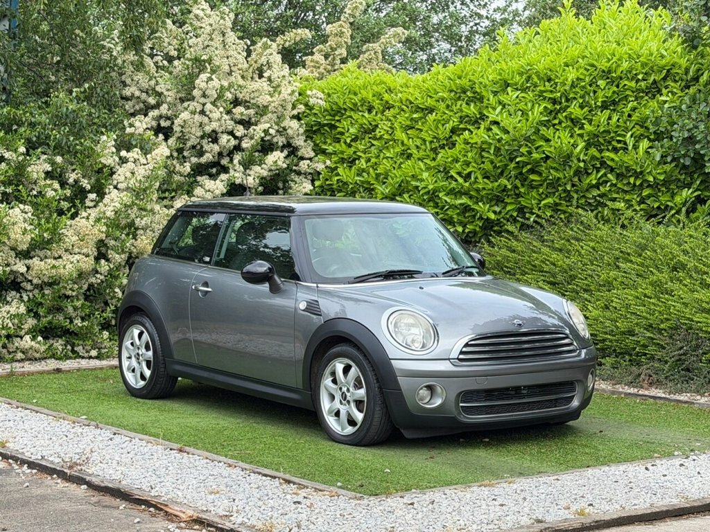 Mini Hatch 1.6L Cooper D Graphite Silver