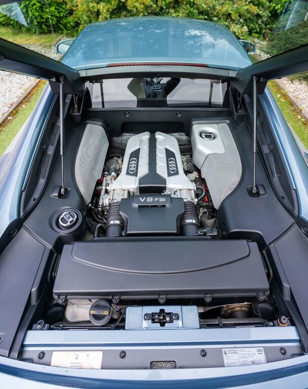 Audi R8 Coupe 4.2 Black #26