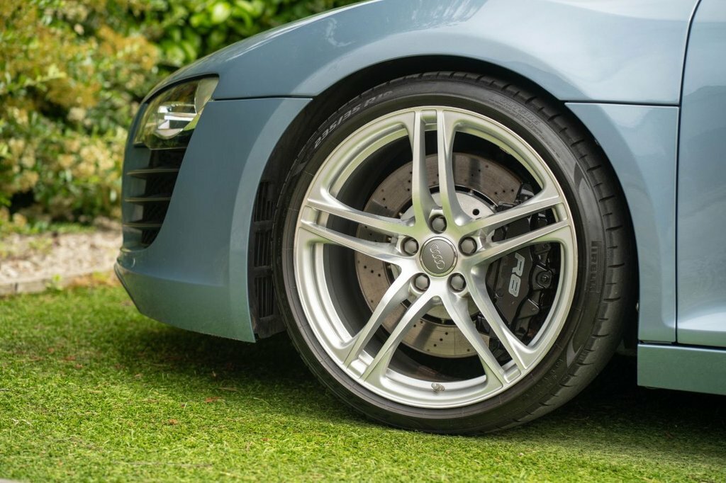 Audi R8 Coupe 4.2 Black #21