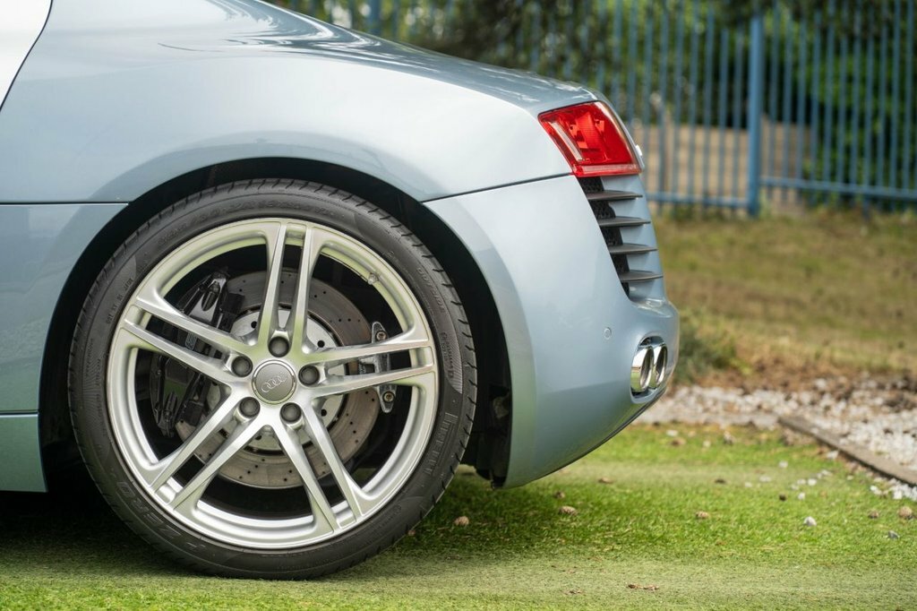 Audi R8 Coupe 4.2 Black #19