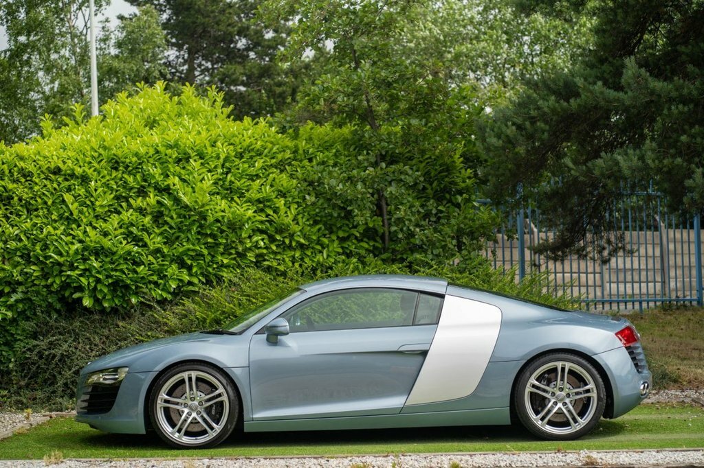 Audi R8 Coupe 4.2 Black #61