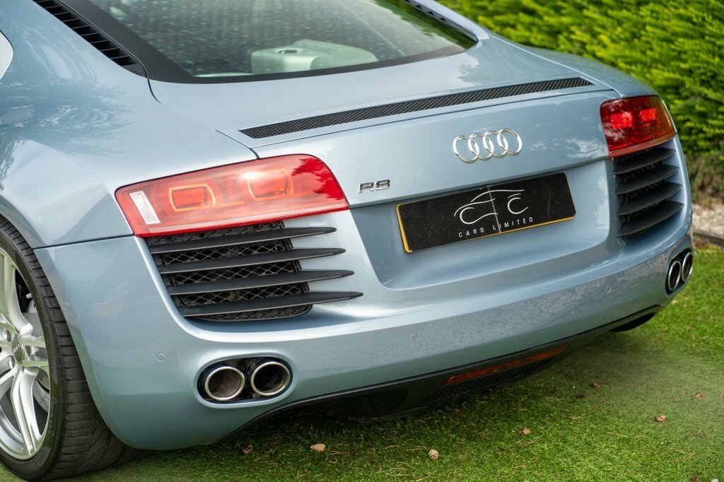 Audi R8 Coupe 4.2 Black #64