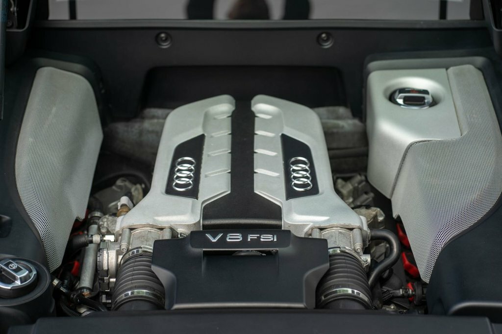 Audi R8 Coupe 4.2 Black #24
