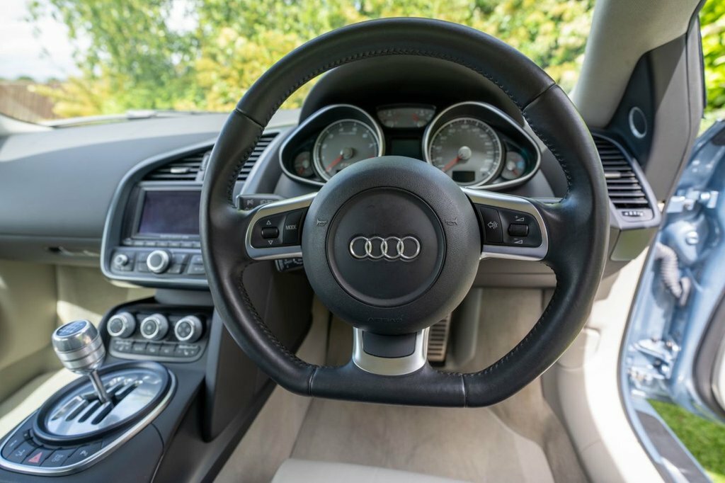Audi R8 Coupe 4.2 Black #34