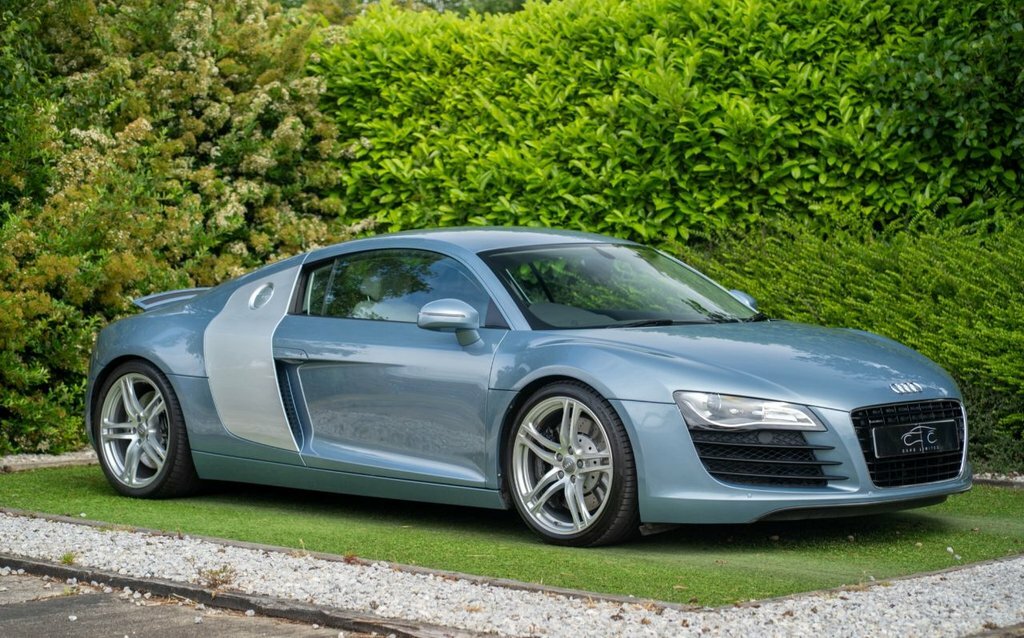 Audi R8 4.2L Null Blue