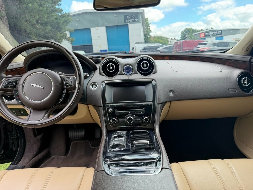 Jaguar XJ D V6 Silver #13