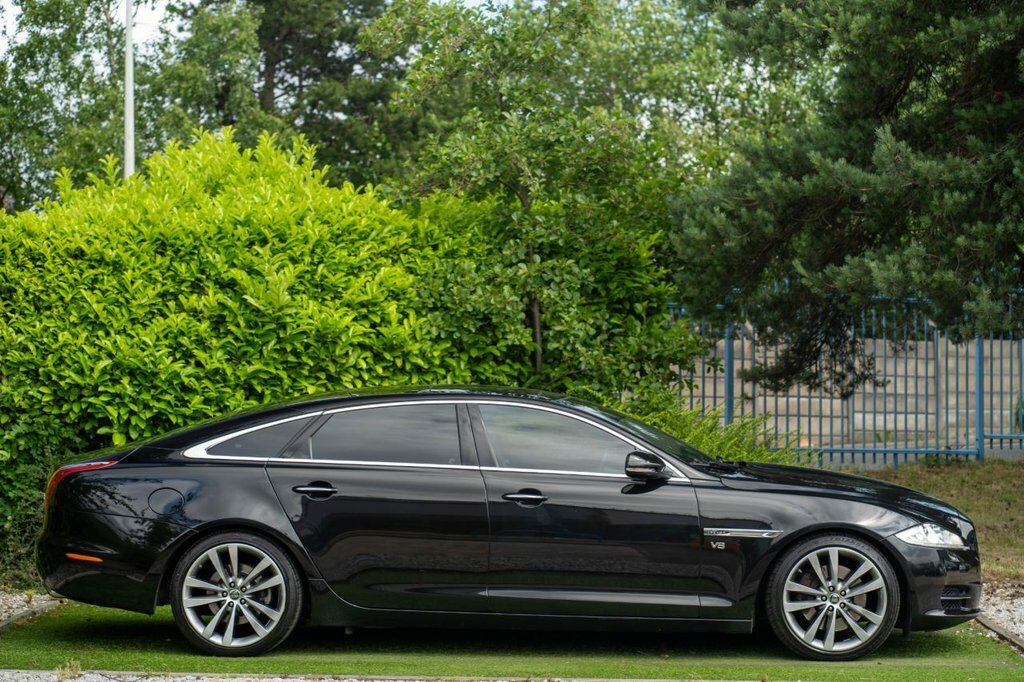Jaguar XJ Saloon Black #4