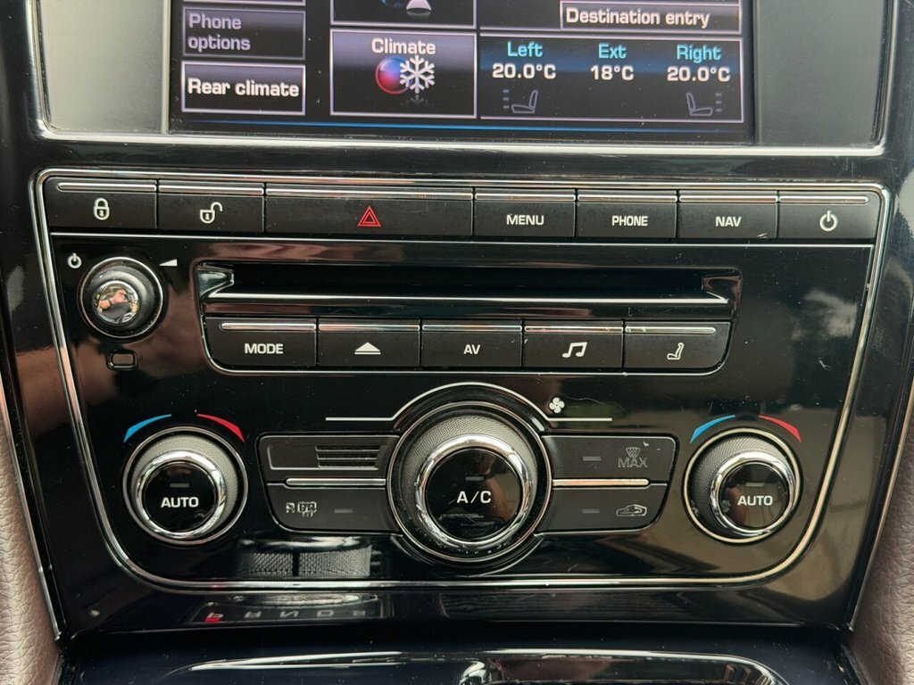 Jaguar XJ D V6 Silver #26