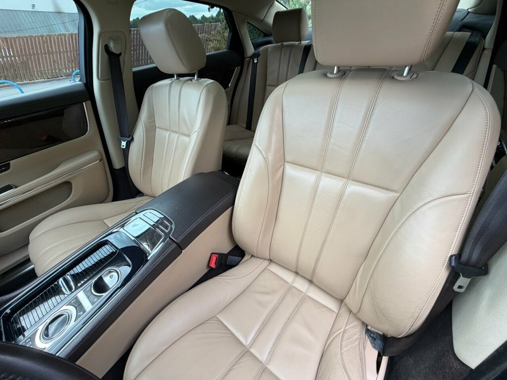 Jaguar XJ D V6 Silver #14