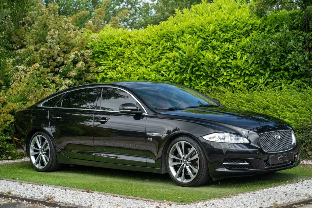 Jaguar XJ Saloon Black