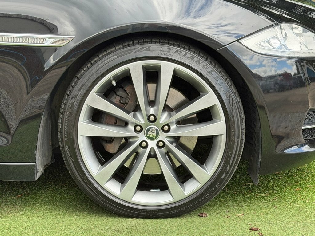 Jaguar XJ D V6 Silver #12
