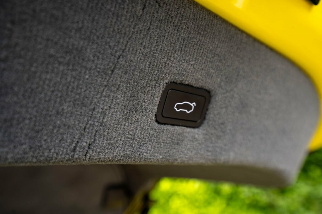 Lotus Eletre R  #17