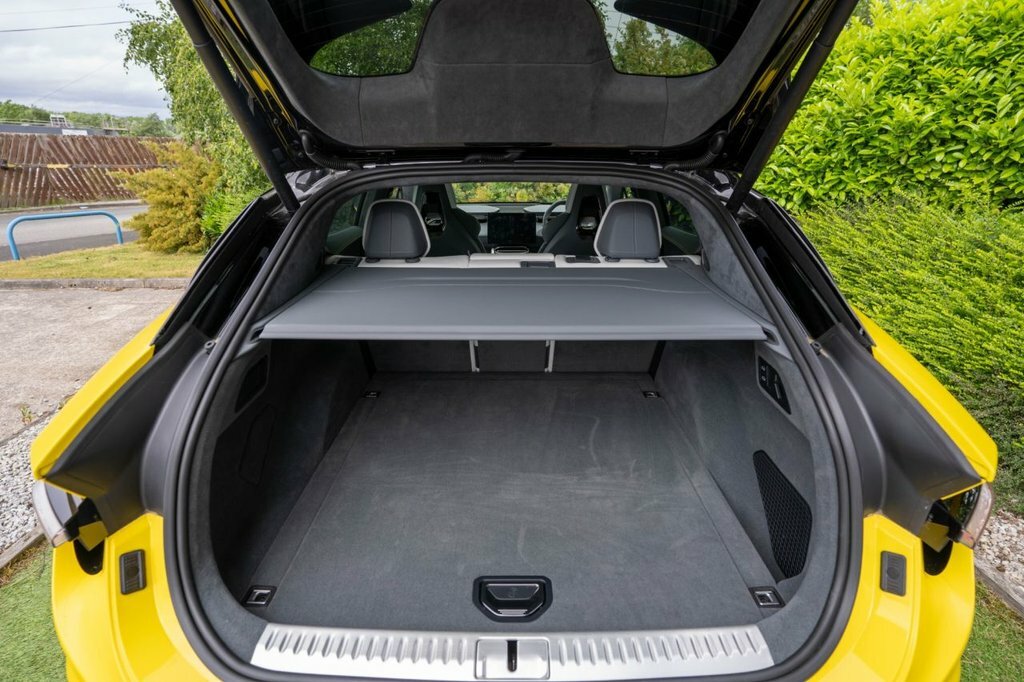 Lotus Eletre R  #15