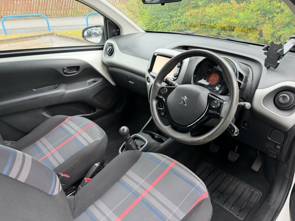 Peugeot 108 1L Active White #3