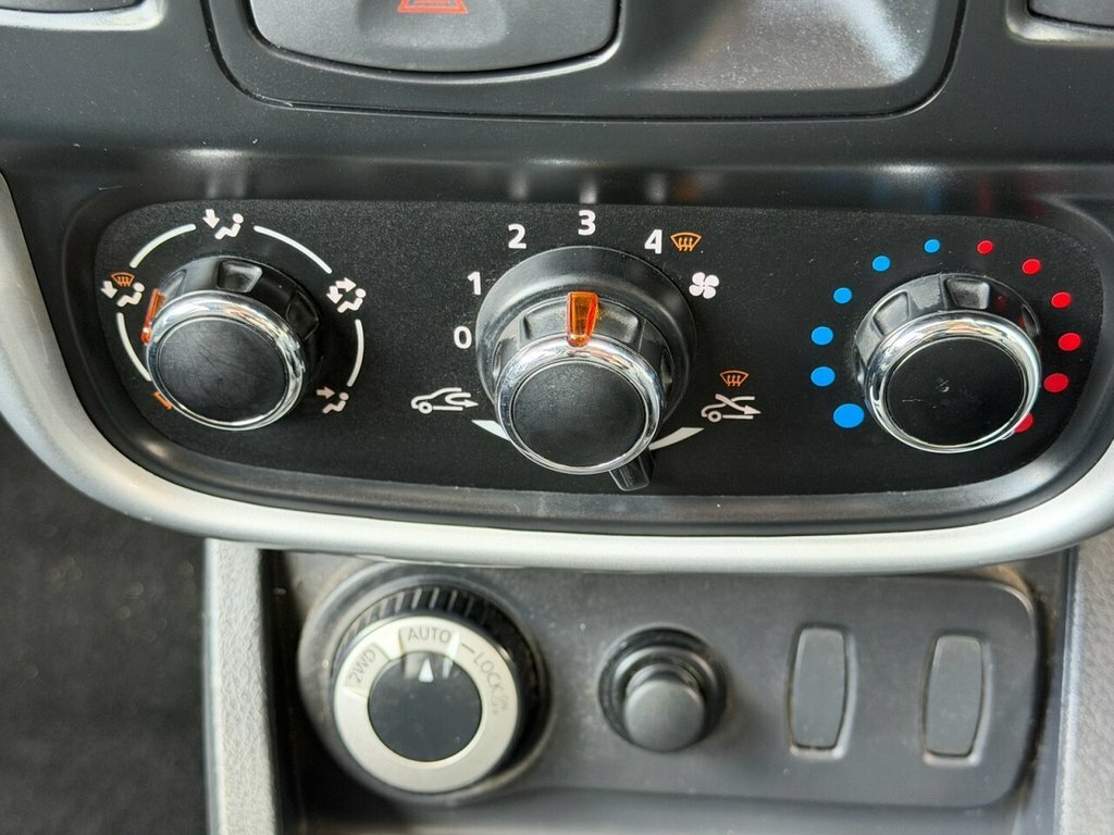 Dacia Duster Access White #11