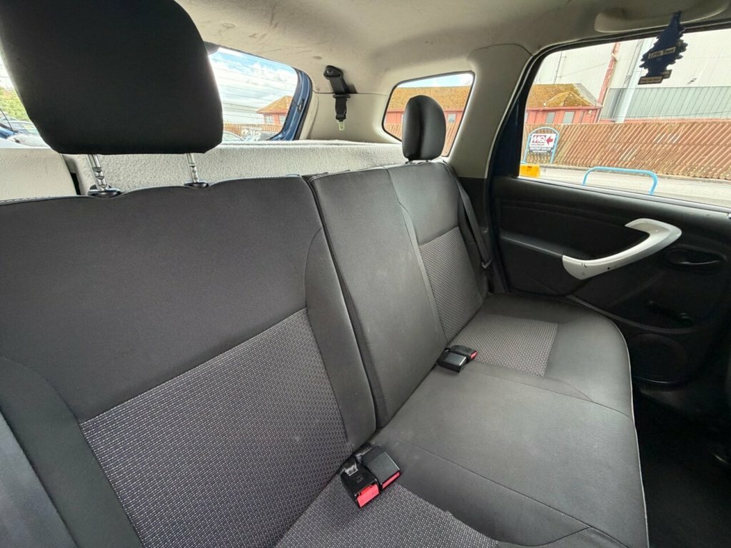 Dacia Duster Access White #15