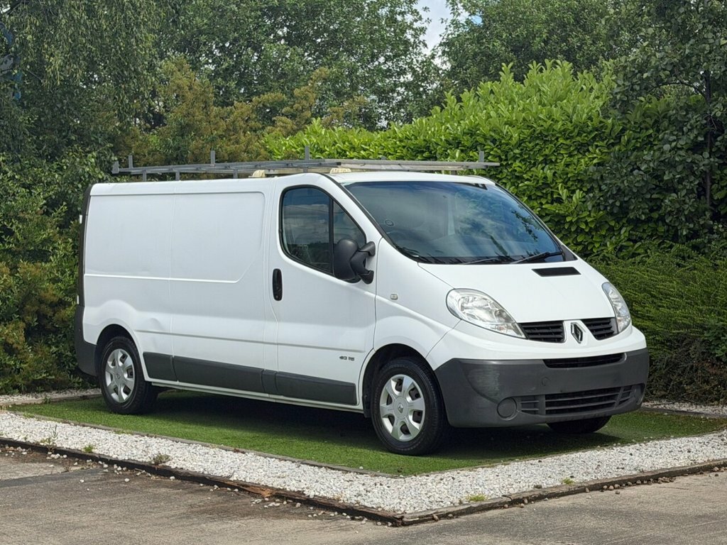 Renault Trafic Mpv White