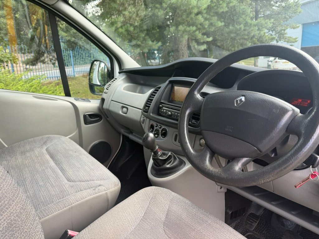 Renault Trafic Mpv White #3