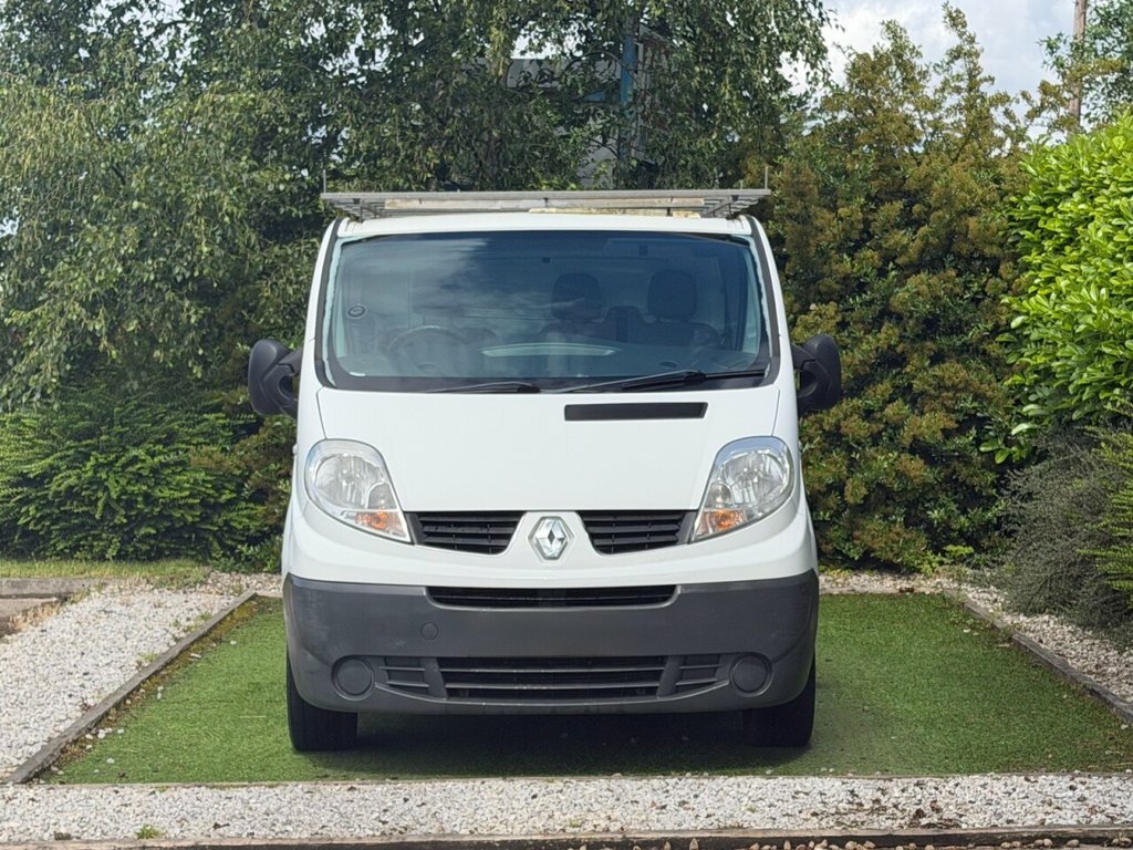 Renault Trafic Mpv White #5