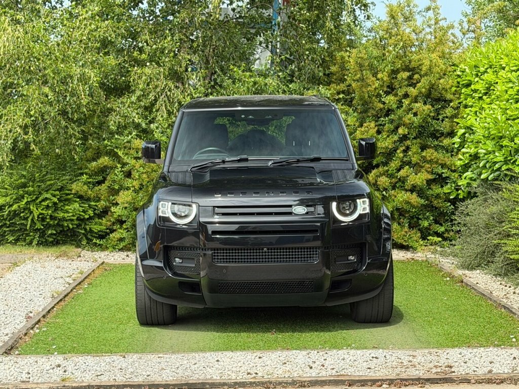 Land Rover Defender 110 3L Se Black #4