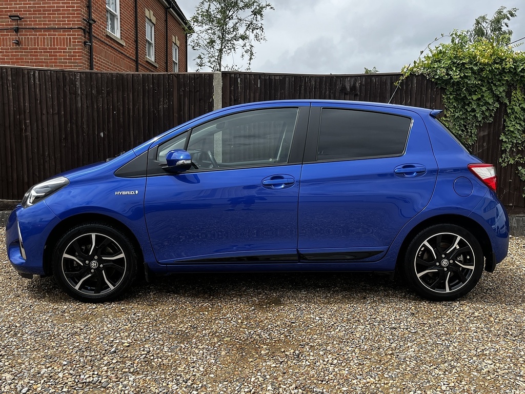 Toyota Yaris Vvt-h Design Blue