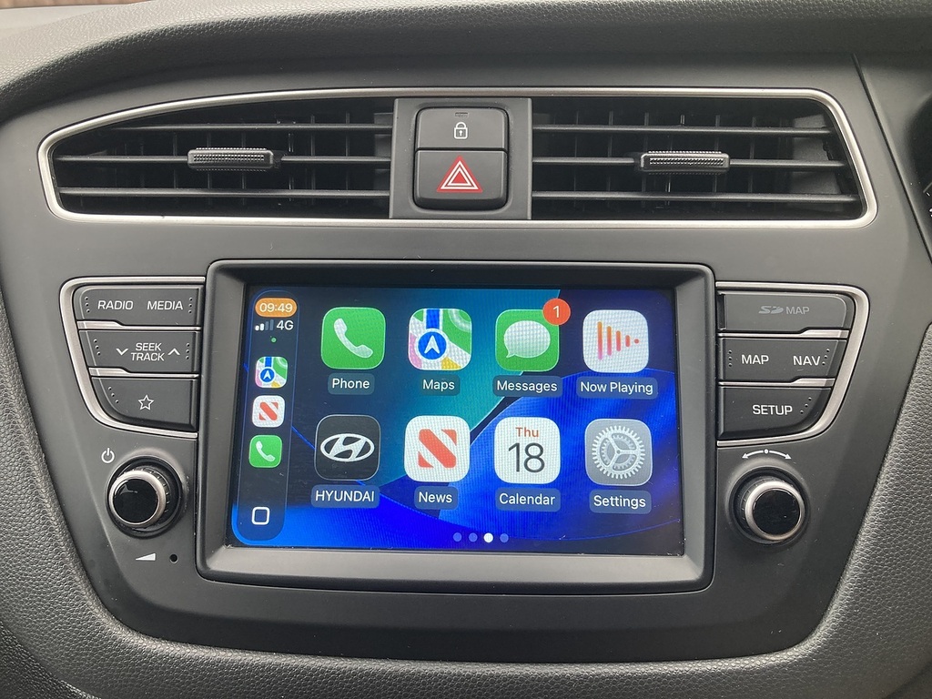Hyundai I20 Play White #4