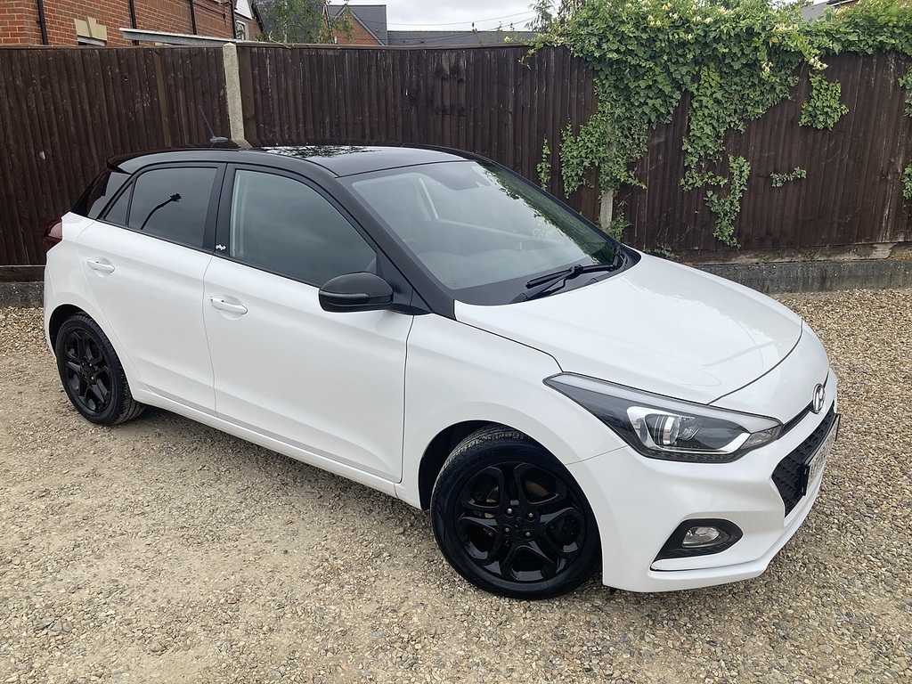 Hyundai I20 Play White #5