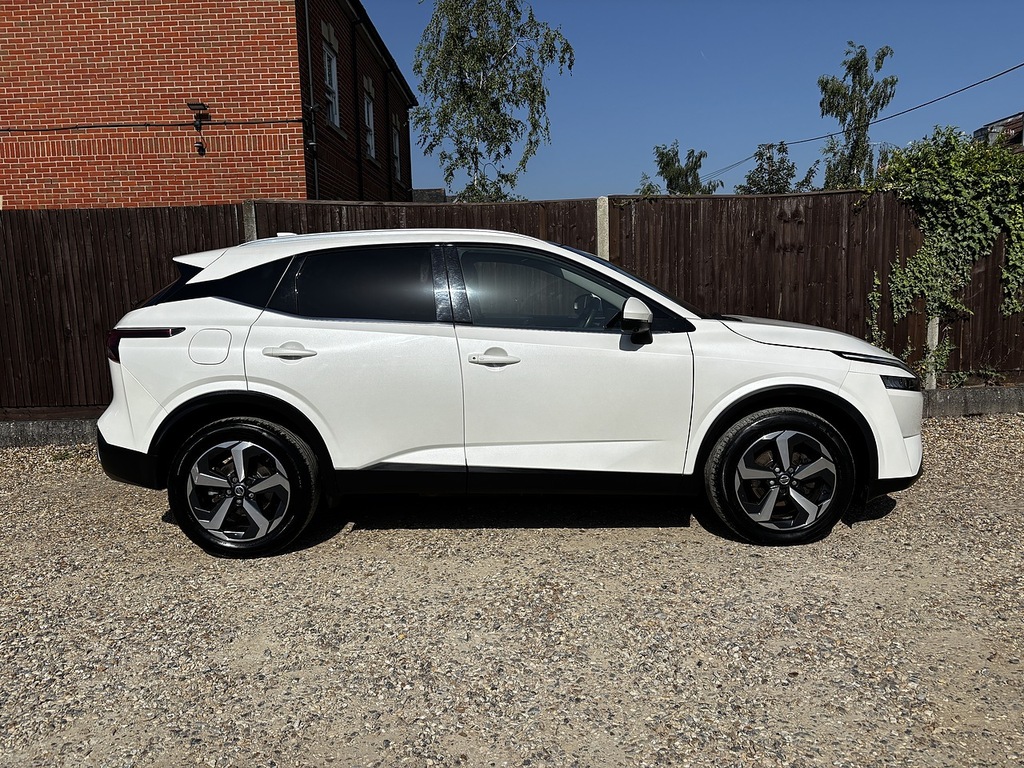 Nissan Qashqai Dig-t Mhev N-connecta CK71GGO White #4