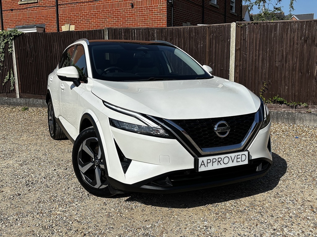 Nissan Qashqai Dig-t Mhev N-connecta CK71GGO White #2