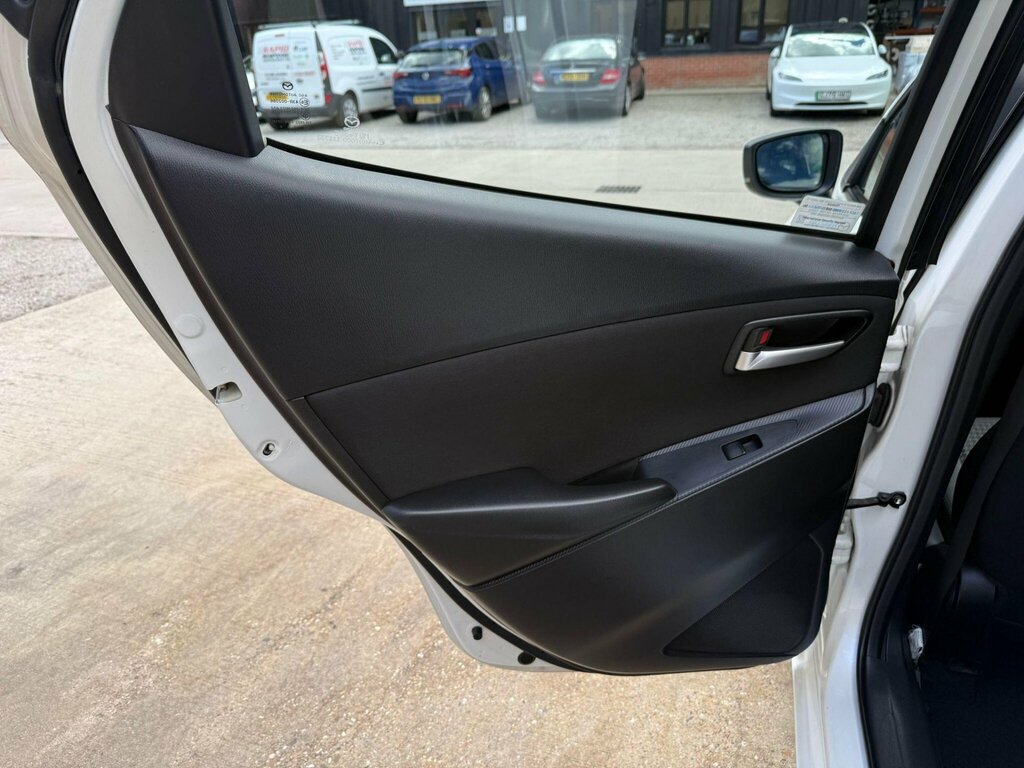 Mazda 2 1.5 Skyactiv-g Sport Nav 201717 White #26