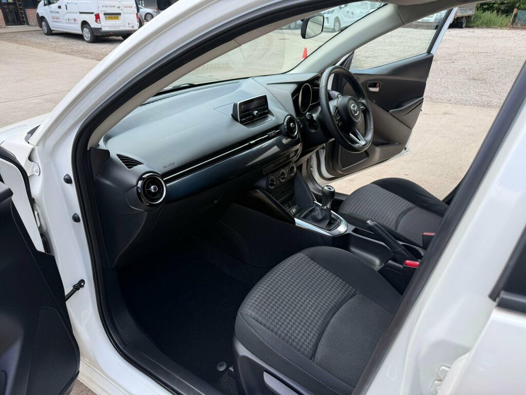 Mazda 2 1.5 Skyactiv-g Sport Nav 201717 White #28