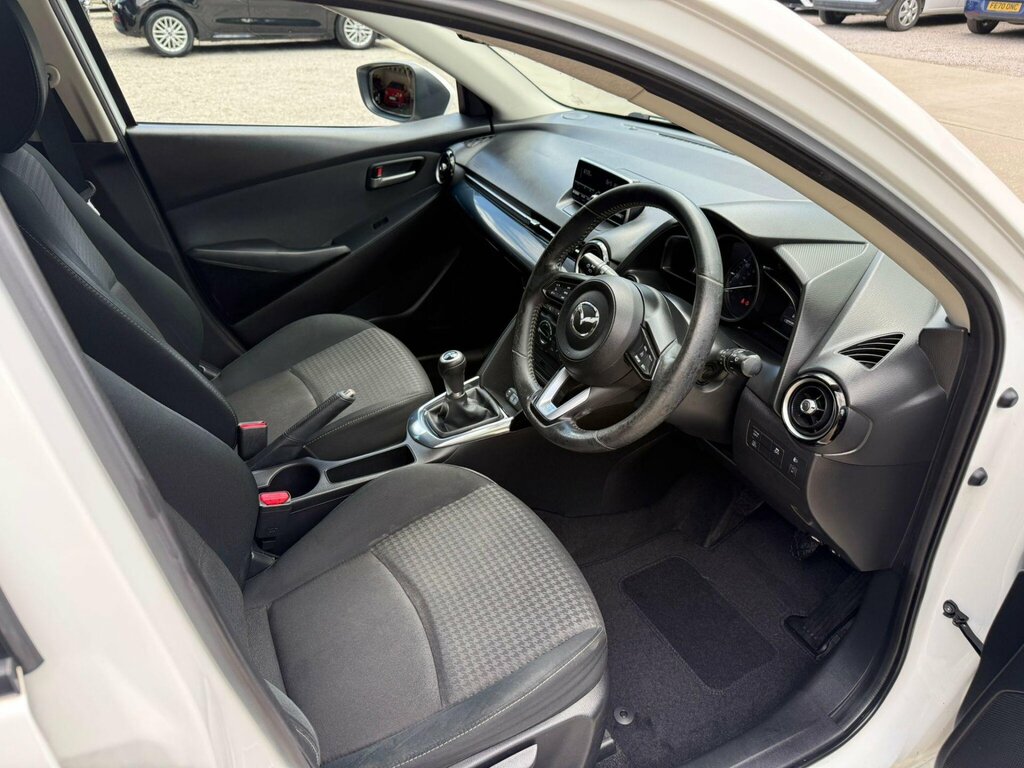 Mazda 2 1.5 Skyactiv-g Sport Nav 201717 White #19