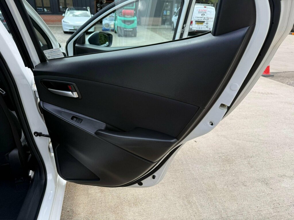 Mazda 2 1.5 Skyactiv-g Sport Nav 201717 White #23