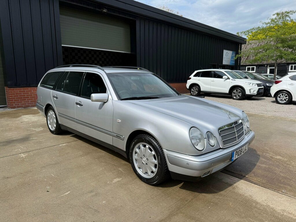 Mercedes-Benz E Class 3.2 E320 Elegance 