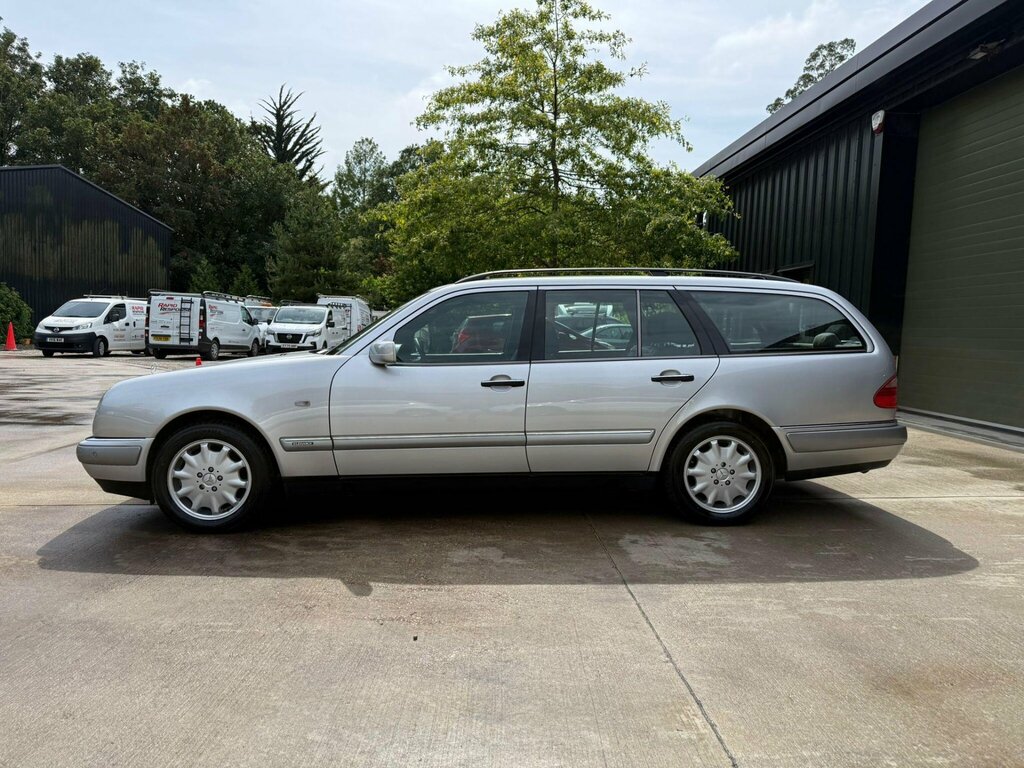 Mercedes-Benz E Class 3.2 E320 Elegance  #5