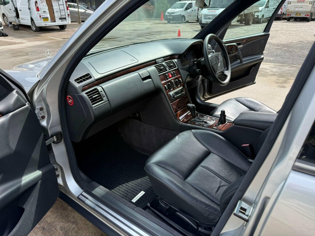 Mercedes-Benz E Class 2.2L Convertible W124 1 Owner Since 1997 Blue #8