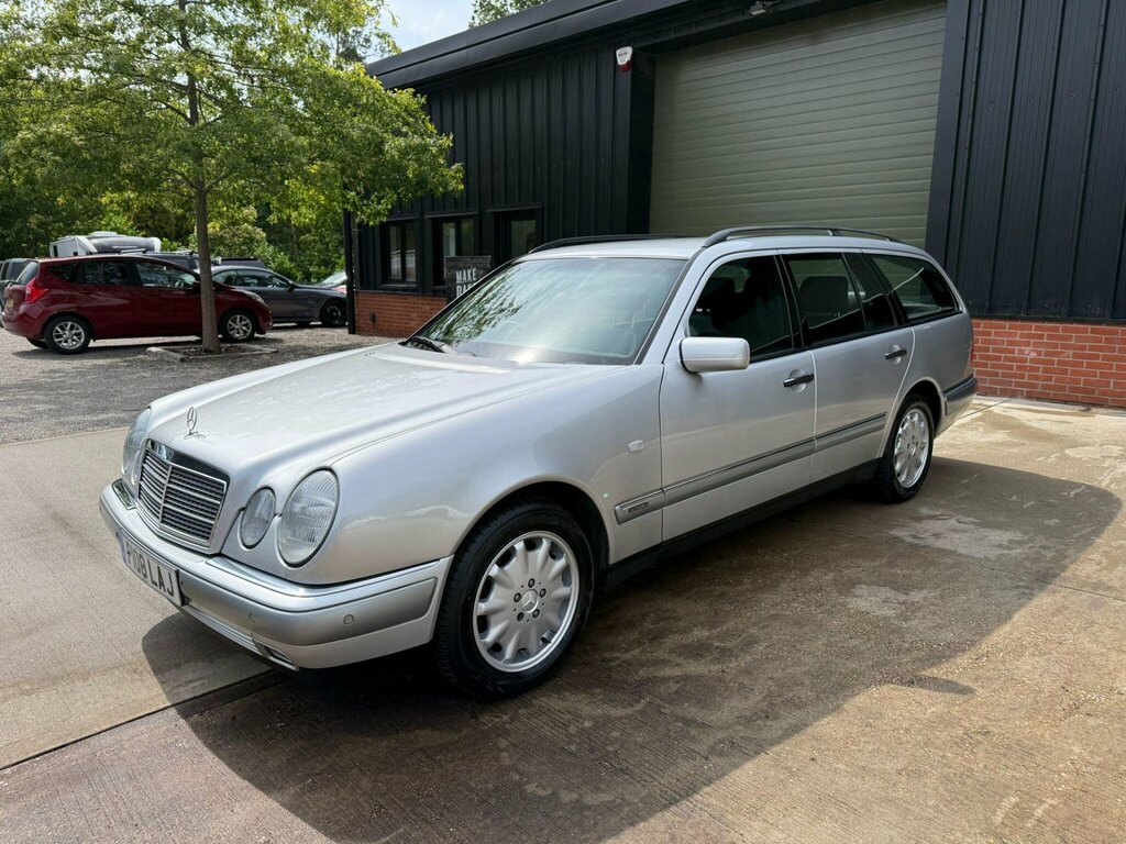 Mercedes-Benz E Class 3.2 E320 Elegance  #2