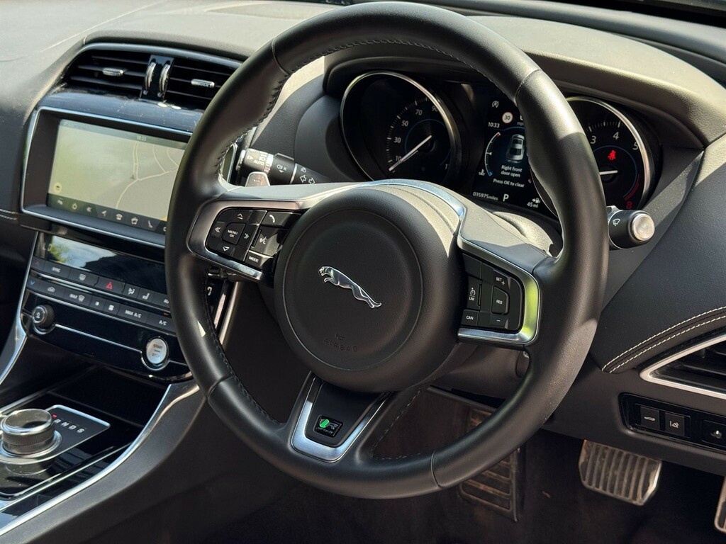 Jaguar XE 2.0I Gpf R-sport Saloon Euro 6 S Black #4
