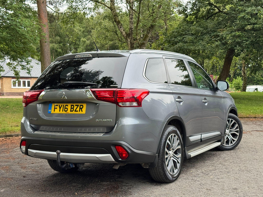 Mitsubishi Outlander 2.2 Di-d Gx4 Suv 4Wd Euro 6 147 P #2