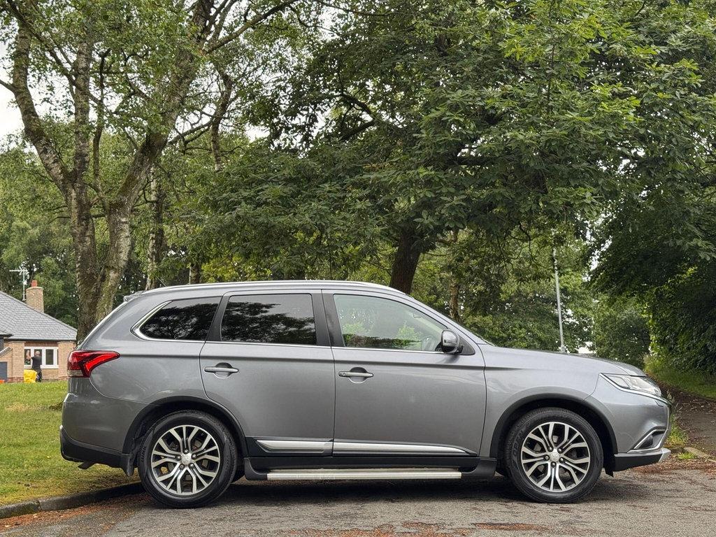 Mitsubishi Outlander 2.2 Di-d Gx4 Suv 4Wd Euro 6 147 P #3