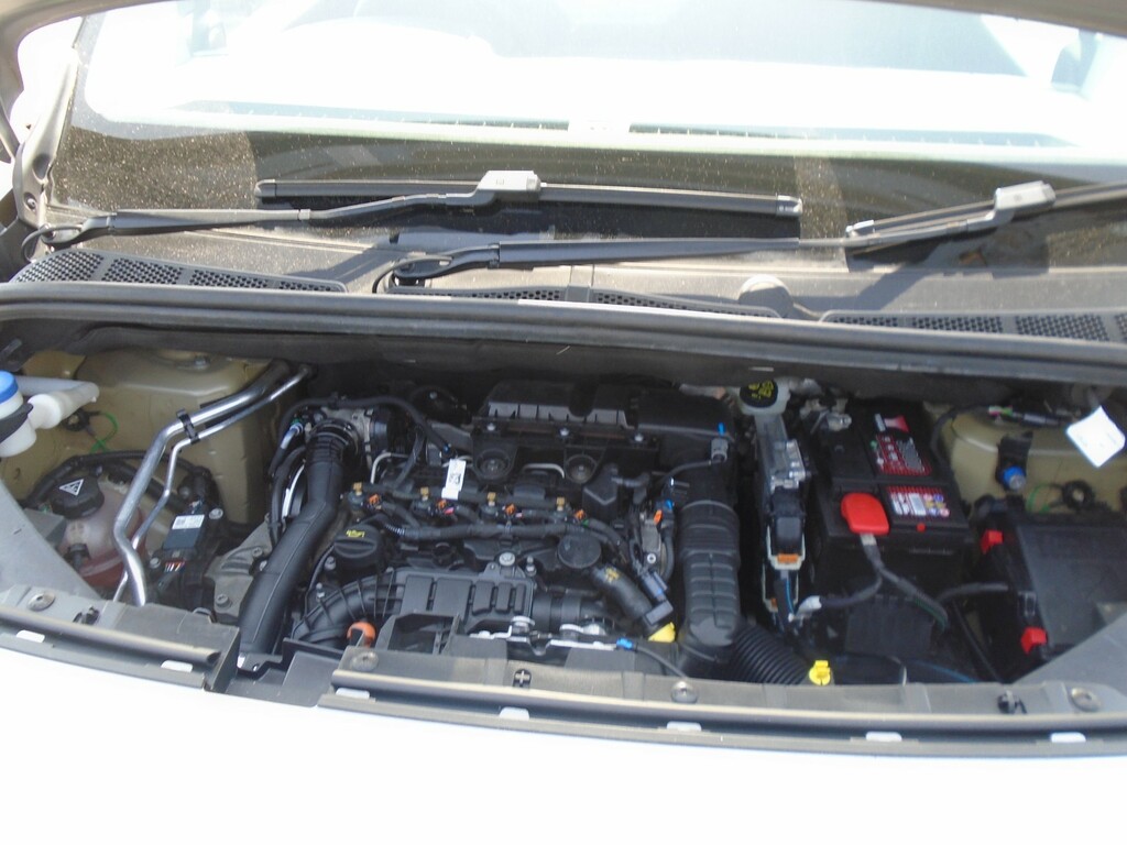 Vauxhall Combo Mpv White #14
