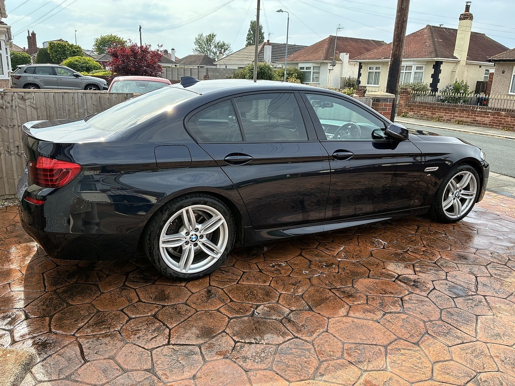BMW 5 Series 520D M Sport Black #4