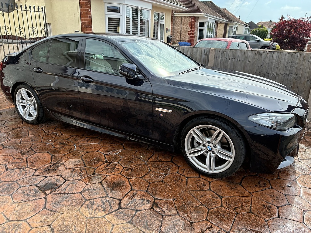 BMW 5 Series 520D M Sport Black #3