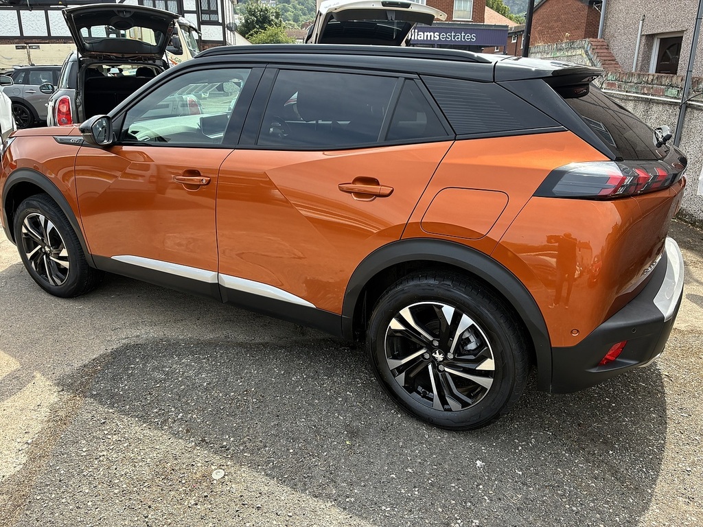 Peugeot 2008 Puretech Gt Orange #3